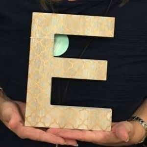 Meet your Posher, Elva